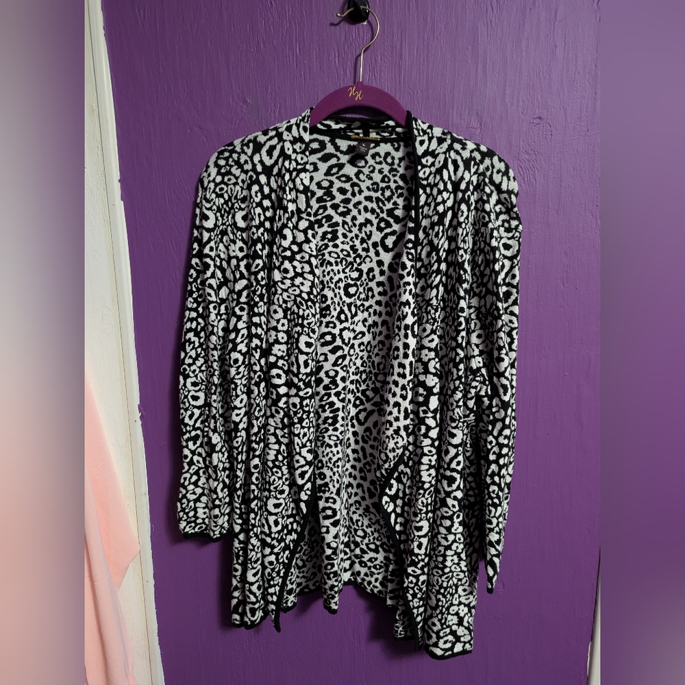 💜 Dana Buchman Black White Leopard Pattern Open Front Cardigan XL 16 18